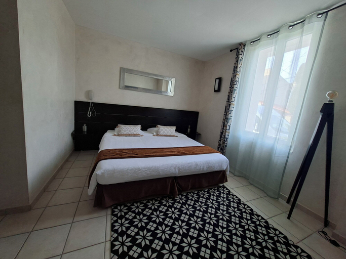 Bedroom 3, Logis Hotel Synaya, Var