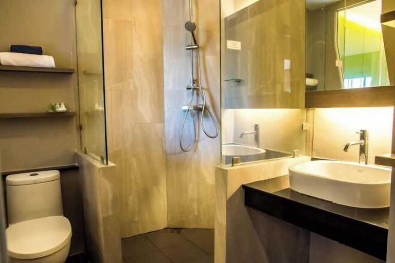 Bathroom 5, Lantana Pattaya, Pattaya