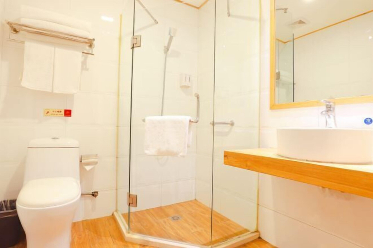 Bathroom 3, Huangjia Qiangui Business Hotel, Zibo