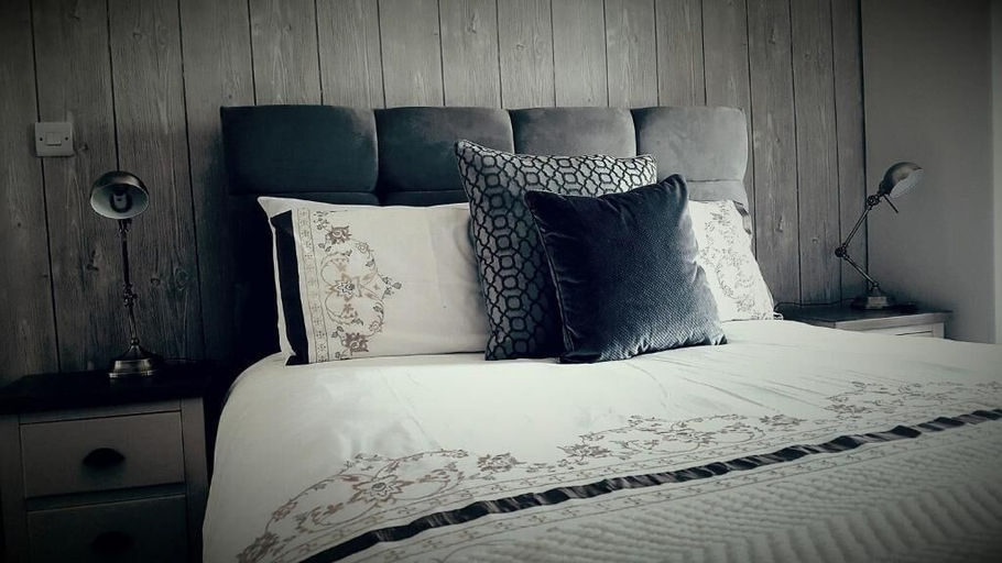 Bedroom 2, Bay View Hotel