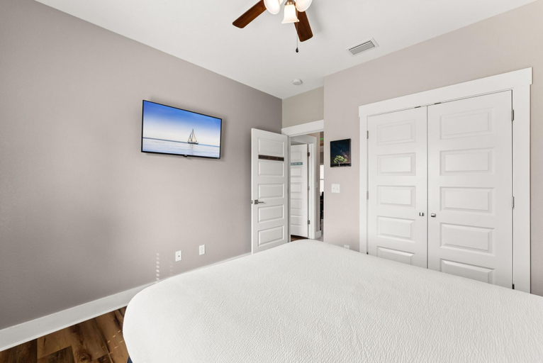 Bedroom 2, Beach House - Beachside Sunrise, Bay