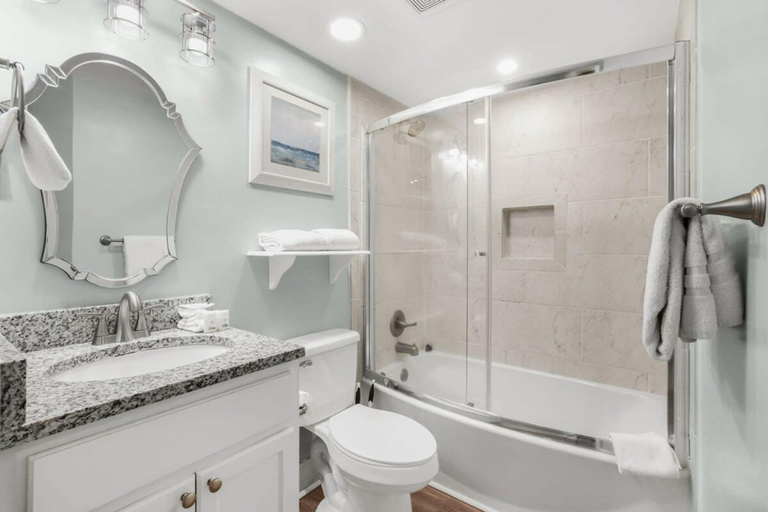 Room 4, Windward Pointe 304- Pristine Amenities Galore, Baldwin