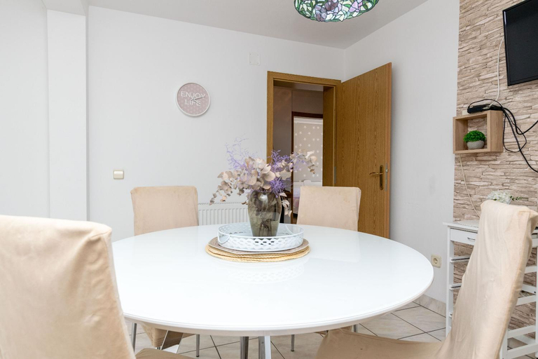 Facilities 2, Apartments Knez, Podstrana
