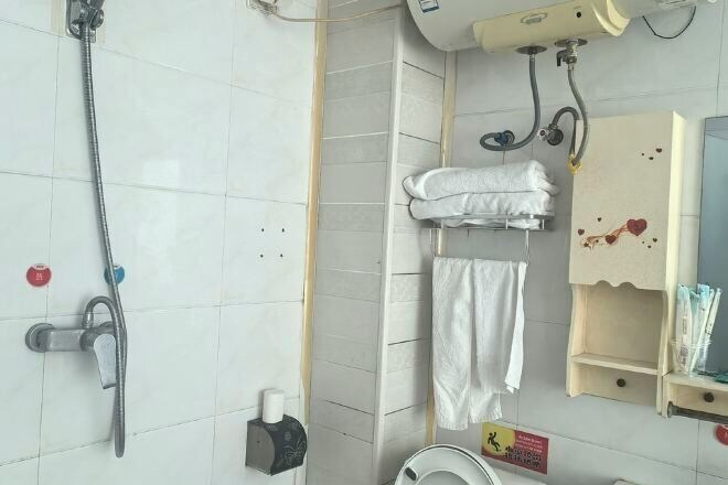 Bathroom 3, Wangting Express Hotel, Shijiazhuang