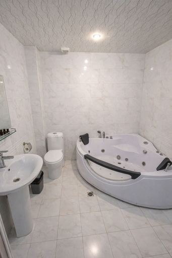 Bathroom 3, Gyumri Hotel