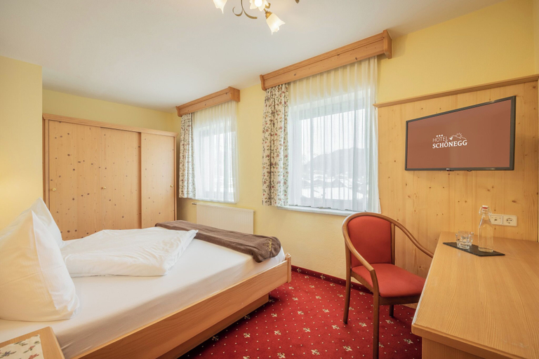 Bedroom 2, Hotel Schönegg, Innsbruck Land