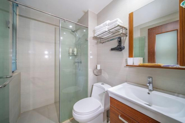 Bathroom 3, Yijiayi Holiday Hotel, Xishuangbanna Dai