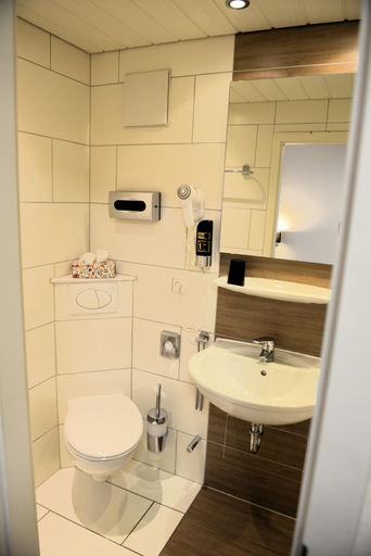 Bathroom 5, Hotel Brauerei Walter, Waldshut