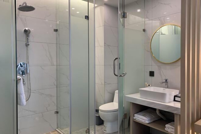 Bathroom 3, Kaiyuan M Hotel (Shaoxing Keqiao Linglong Branch), Shaoxing