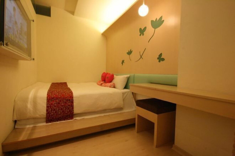 Room 3, TanHui Modern Hotel, Nantou