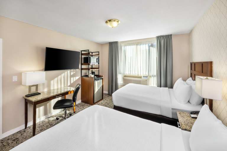 Bedroom 3, Quality Inn & Suites, Greater Vancouver