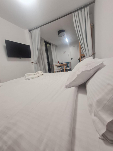 Bedroom 3, Grand Relax Suites, West Greece