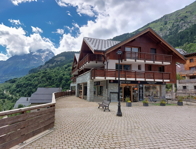 Exterior 2, Apartment in Vaujany Near Alpe D'huez Slopes, Isère