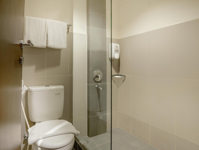 bathroom 15