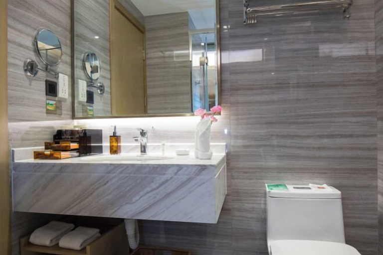 Bathroom 5, Golden Spring Hotel, Kunming