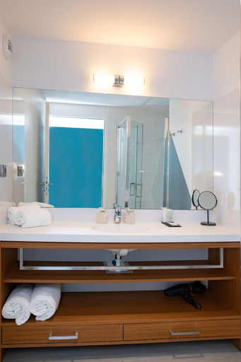 Bathroom 4, Best Western Arcachon Le Port, Gironde