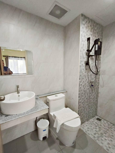 Bathroom 3, The Castle Khao Yai Hotel, Pak Chong