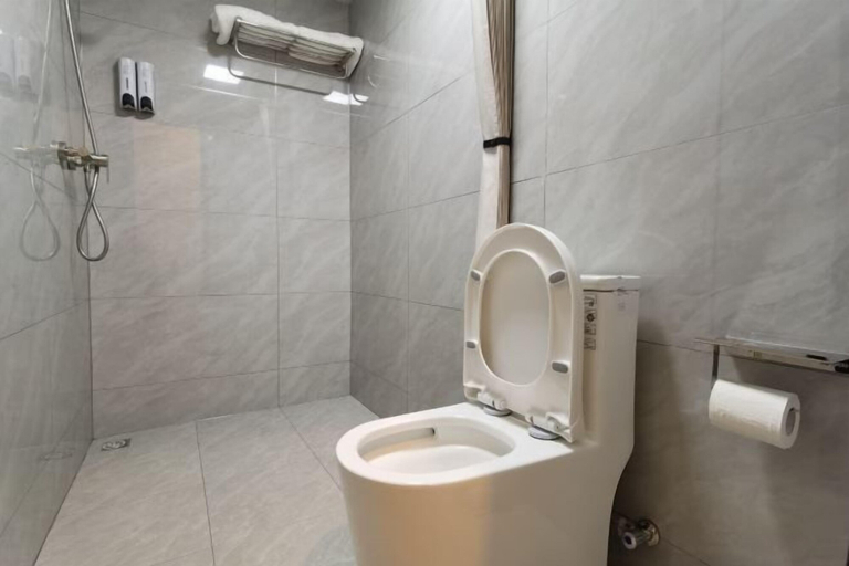 Bathroom 3, Nanchang Neighbourhood Hotel, Nanchang