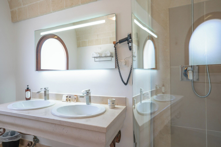 Bathroom 4, Masseria Le Lamie, Brindisi