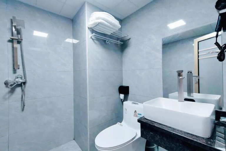 Bathroom 4, Danxia Holiday Hotel, Hezhou
