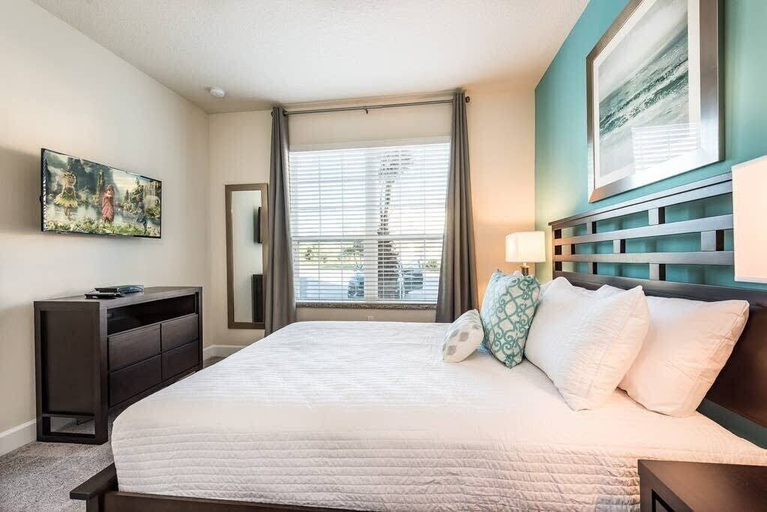 Room 2, 3BR Home w/ Private Pool Near Disney, Lake