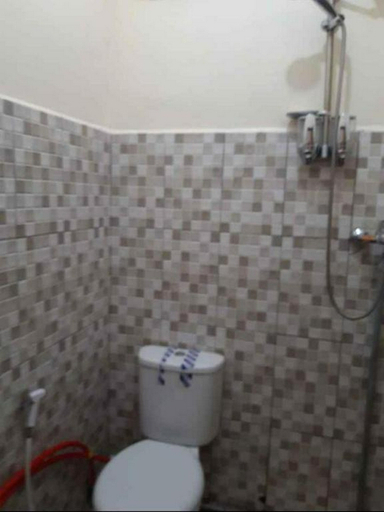 Bathroom 4, Mawar Bed & Breakfast, Ngada