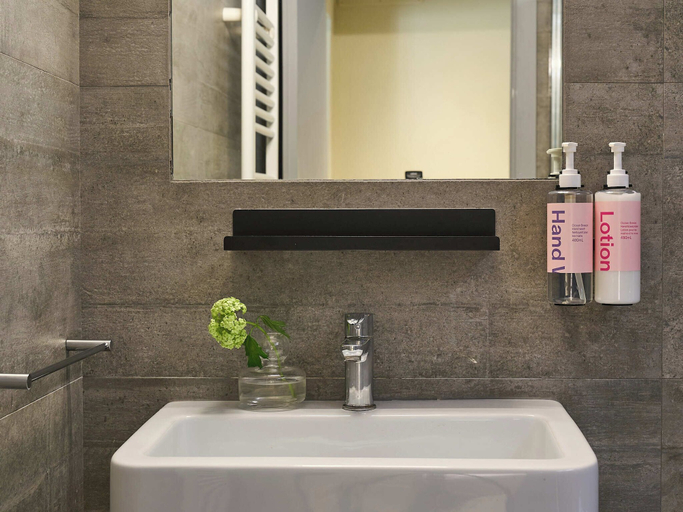 Bathroom 4, Numa Florence Rodo, Florence