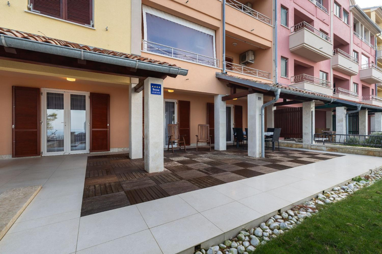 Exterior & Views 1, Apartment in Veli Losinj by the Sea, Mali Lošinj