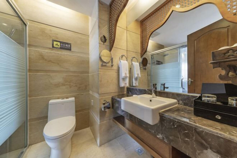 Bathroom, State lnvestment Exhibition Hotel, Xishuangbanna Dai