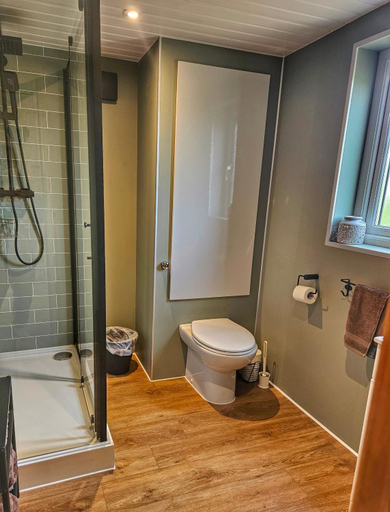 Bathroom 2, Under the Oak Glamping, Caerphilly