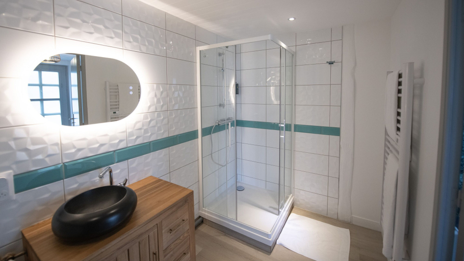 Bathroom 5, L'Annexe du Vivier, Somme