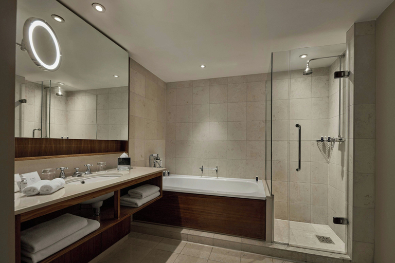 Bathroom 4, Threadneedles, Autograph Collection, London
