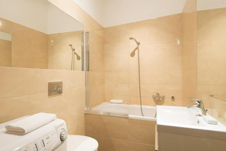 Bathroom, Apartamenty rodzinne w sercu Krakowa, Kraków City