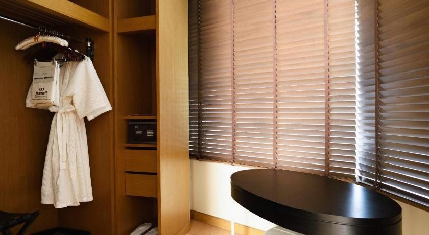 Others 5, Sukhumvit Apartments, Khlong Toey