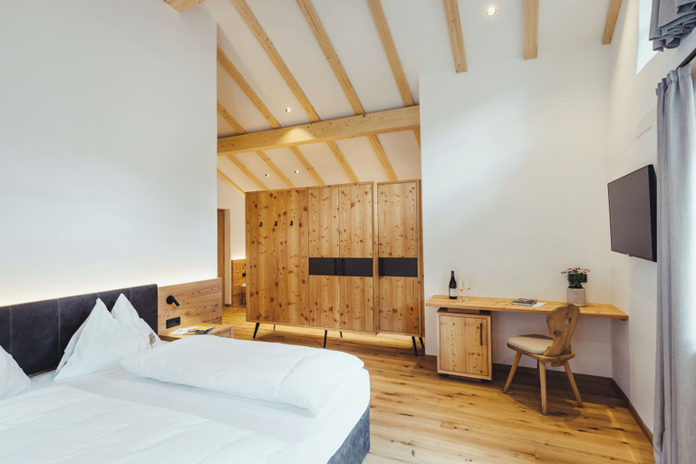 Bedroom 3, Hotel Schmuckhof, Bolzano
