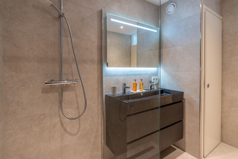 Bathroom 5, Sea View Apartment, Texel