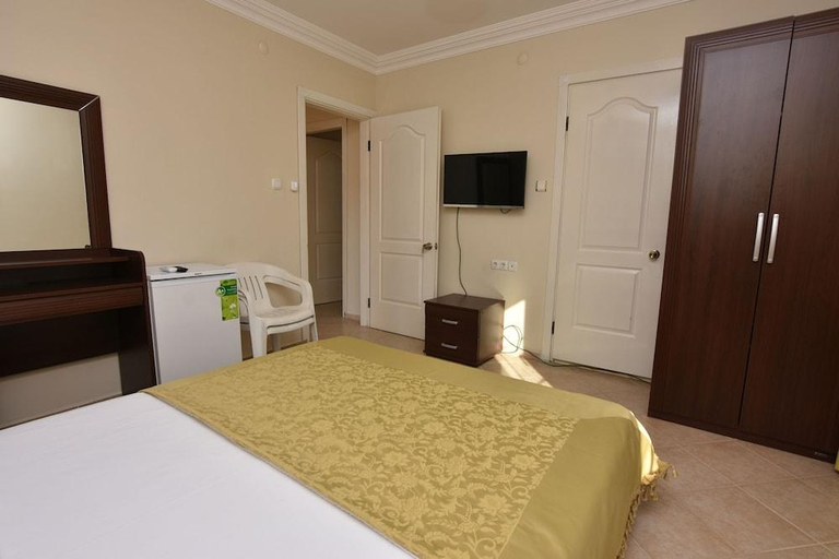 Bedroom 4, Uzun Apart Otel, Ayvalık