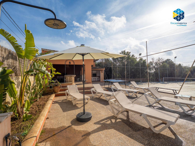 Others 5, Villa Viana Cladera, Baleares