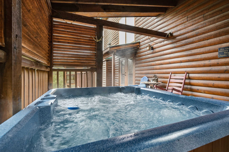 Room 2, 5BR Cabin w Yard Office Hot Tub Firepit, Sevier