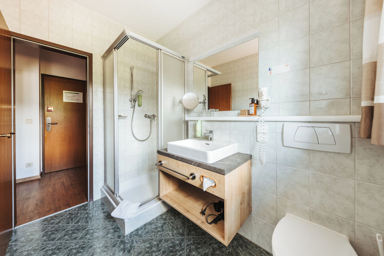 Bathroom 5, Regitnig‑Lake‑Hideaway am Weissensee, Spittal an der Drau