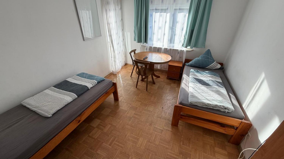 Bedroom 5, 4easy Unterkünfte zum Odenwald, Bergstraße
