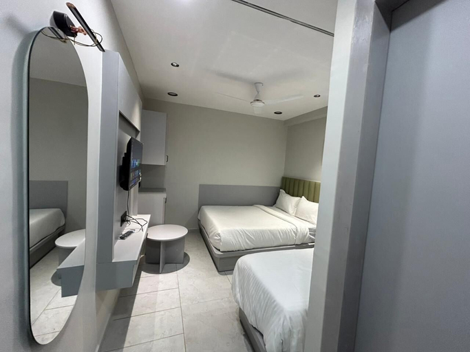 Room 2, hotel shiva inn bopal, Ahmadabad