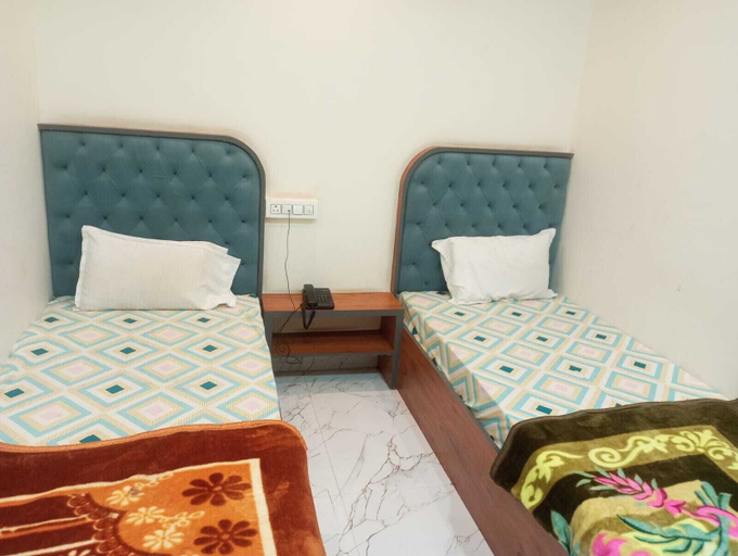 Room 4, Hotel Aadi Shree, Ujjain