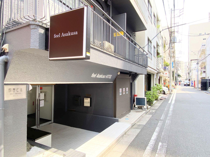 Exterior & Views