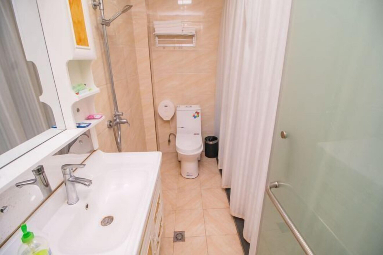 Bathroom 4, Chunlan Business Hotel, Nanchang