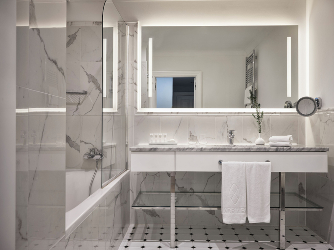 Bathroom 5, Amadria Park Hotel Milenij, Opatija/Veprinac