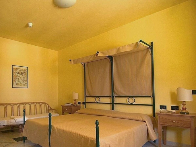 Bedroom 4, Marina del Marchese Resort, Catanzaro