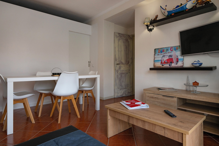 Living area 2, Fort Beach Apartment, Figueira da Foz