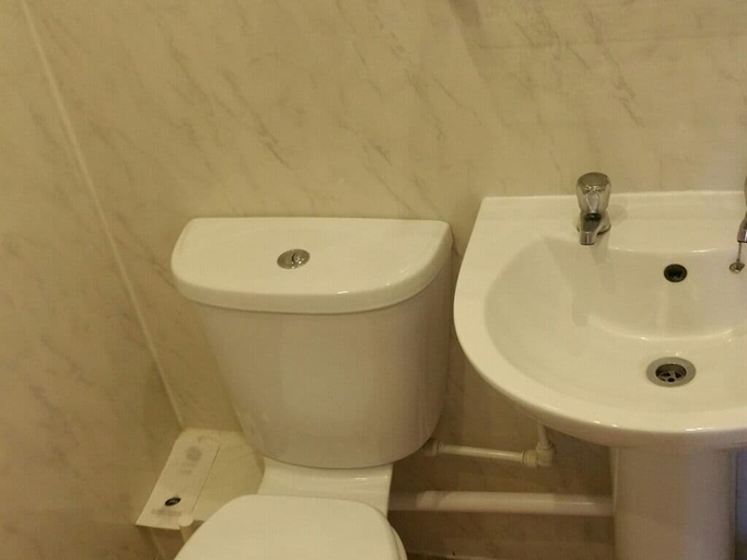 Bathroom 3, Morrisy House, Blackpool