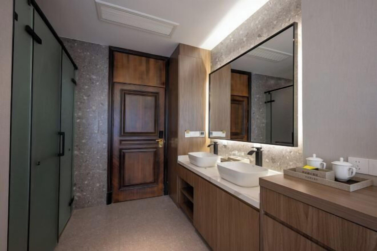 Bathroom 4, Long Du Hotel, Hangzhou